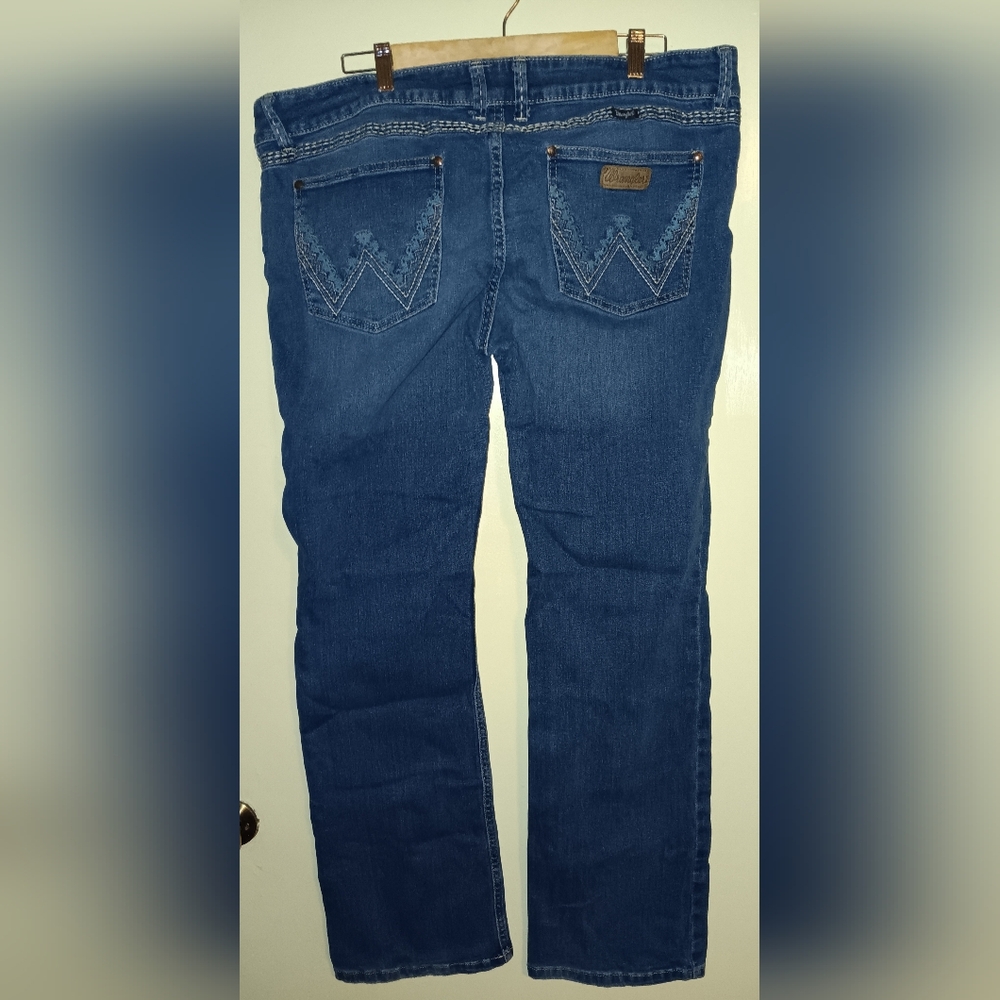 Wranglers bootcut retro Sadie low rise stretch jeans size 18?